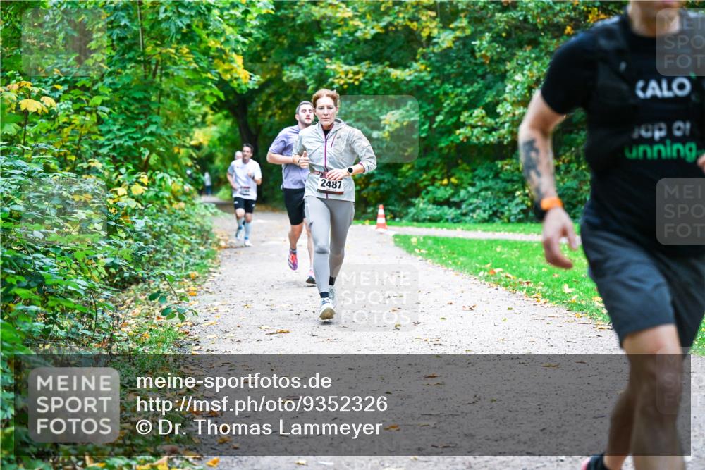 12.10.2025 - Bramfelder Halbmarathon 2025 Dr. Thomas Lammeyer http://msf.ph/oto/9352326 12.10.2025 10:43:11 Laufen 2487, 10 meine-sportfotos.de