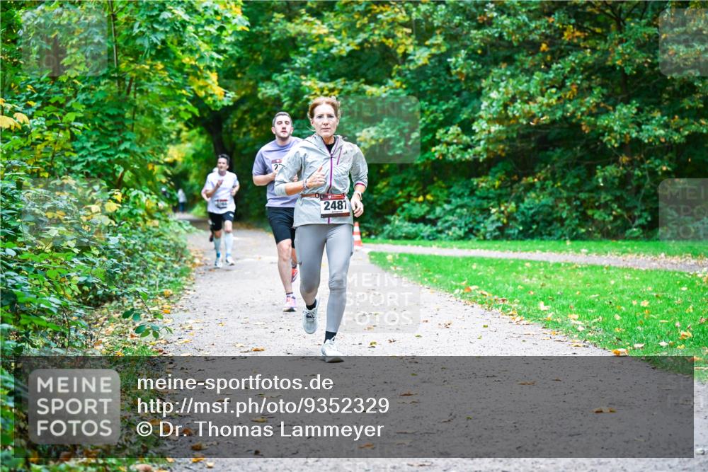 12.10.2025 - Bramfelder Halbmarathon 2025 Dr. Thomas Lammeyer http://msf.ph/oto/9352329 12.10.2025 10:43:11 Laufen 2487 meine-sportfotos.de