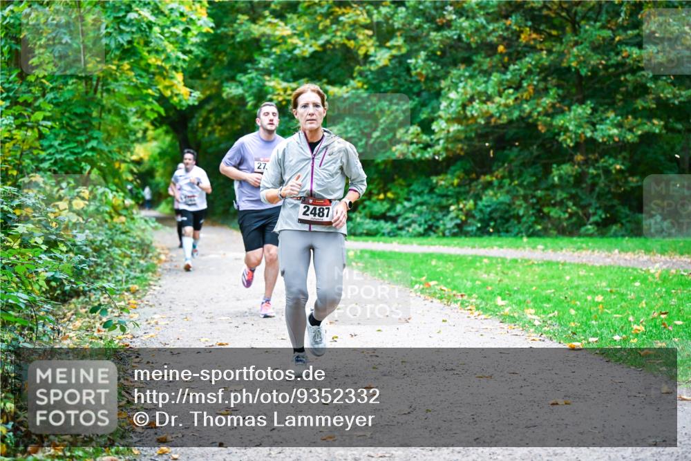 12.10.2025 - Bramfelder Halbmarathon 2025 Dr. Thomas Lammeyer http://msf.ph/oto/9352332 12.10.2025 10:43:11 Laufen 27, 2487 meine-sportfotos.de