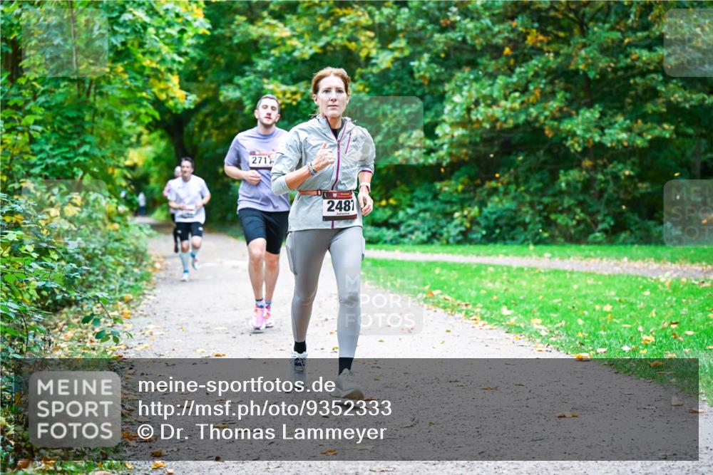 12.10.2025 - Bramfelder Halbmarathon 2025 Dr. Thomas Lammeyer http://msf.ph/oto/9352333 12.10.2025 10:43:11 Laufen 271, 2481 meine-sportfotos.de