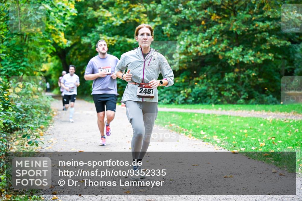 12.10.2025 - Bramfelder Halbmarathon 2025 Dr. Thomas Lammeyer http://msf.ph/oto/9352335 12.10.2025 10:43:12 Laufen 2481 meine-sportfotos.de