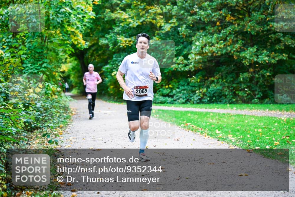 12.10.2025 - Bramfelder Halbmarathon 2025 Dr. Thomas Lammeyer http://msf.ph/oto/9352344 12.10.2025 10:43:14 Laufen 2065 meine-sportfotos.de