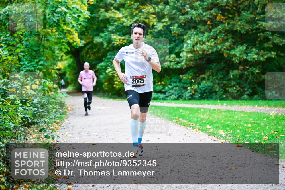 12.10.2025 - Bramfelder Halbmarathon 2025 Dr. Thomas Lammeyer http://msf.ph/oto/9352345 12.10.2025 10:43:14 Laufen 2065 meine-sportfotos.de