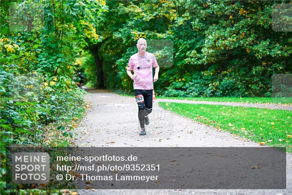 12.10.2025 - Bramfelder Halbmarathon 2025 Dr. Thomas Lammeyer http://msf.ph/oto/9352351 12.10.2025 10:43:17 Laufen 2762 meine-sportfotos.de