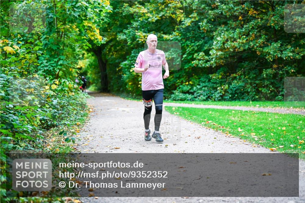 12.10.2025 - Bramfelder Halbmarathon 2025 Dr. Thomas Lammeyer http://msf.ph/oto/9352352 12.10.2025 10:43:17 Laufen 762 meine-sportfotos.de