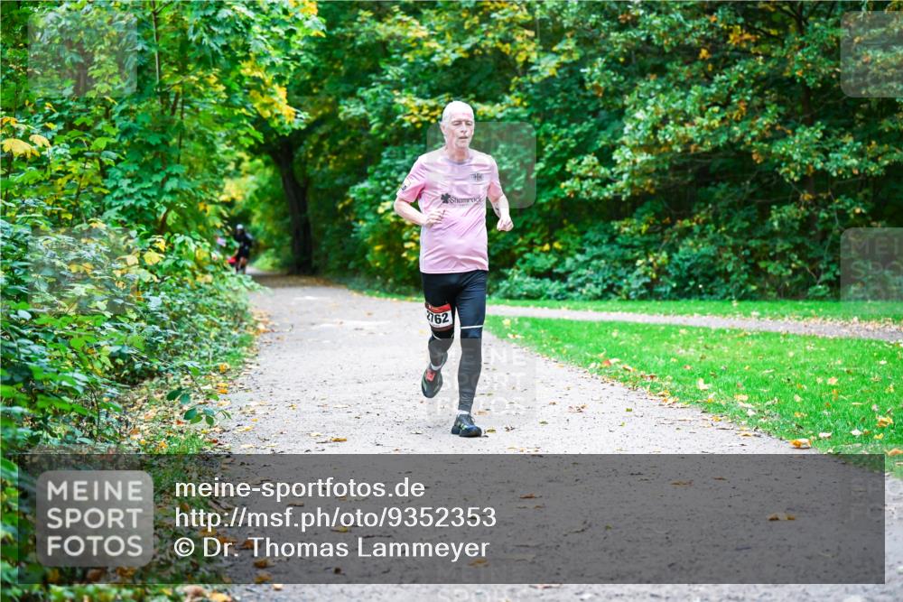 12.10.2025 - Bramfelder Halbmarathon 2025 Dr. Thomas Lammeyer http://msf.ph/oto/9352353 12.10.2025 10:43:17 Laufen 2762 meine-sportfotos.de