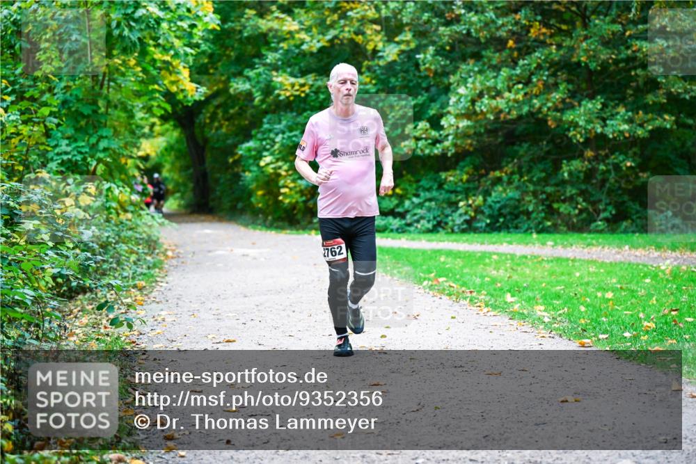 12.10.2025 - Bramfelder Halbmarathon 2025 Dr. Thomas Lammeyer http://msf.ph/oto/9352356 12.10.2025 10:43:18 Laufen 2762 meine-sportfotos.de