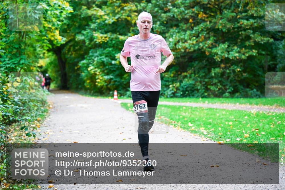 12.10.2025 - Bramfelder Halbmarathon 2025 Dr. Thomas Lammeyer http://msf.ph/oto/9352360 12.10.2025 10:43:18 Laufen 2762 meine-sportfotos.de