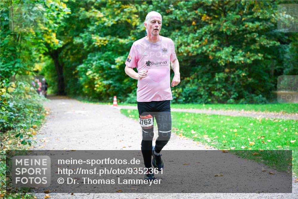 12.10.2025 - Bramfelder Halbmarathon 2025 Dr. Thomas Lammeyer http://msf.ph/oto/9352361 12.10.2025 10:43:18 Laufen 2762 meine-sportfotos.de