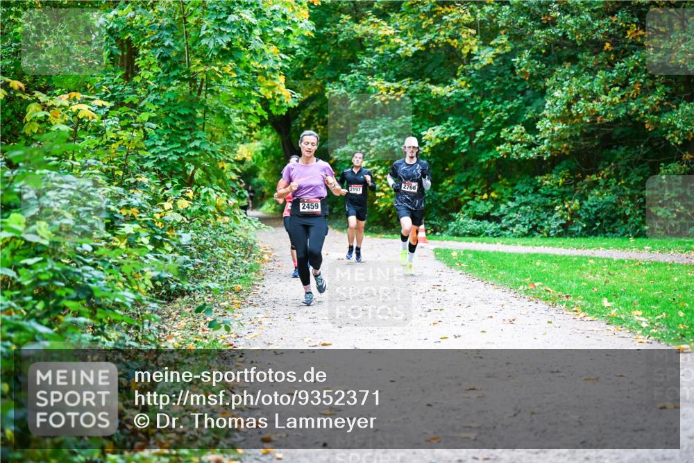 12.10.2025 - Bramfelder Halbmarathon 2025 Dr. Thomas Lammeyer http://msf.ph/oto/9352371 12.10.2025 10:43:27 Laufen 2459 meine-sportfotos.de