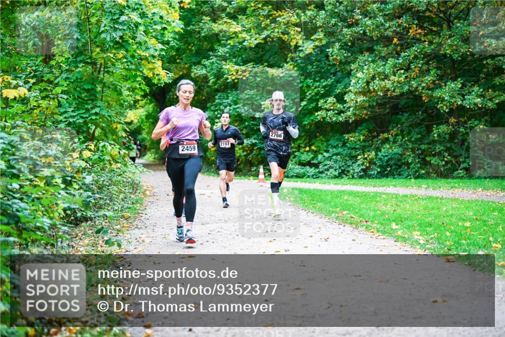 12.10.2025 - Bramfelder Halbmarathon 2025 Dr. Thomas Lammeyer http://msf.ph/oto/9352377 12.10.2025 10:43:28 Laufen 2459, 2197, 2766 meine-sportfotos.de