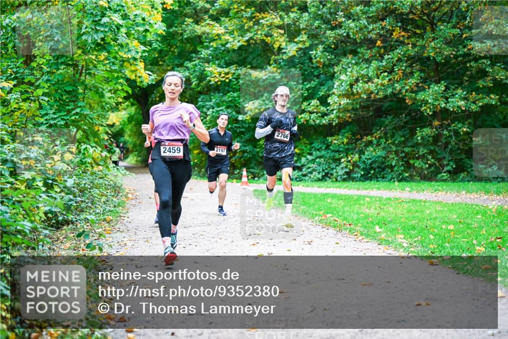 12.10.2025 - Bramfelder Halbmarathon 2025 Dr. Thomas Lammeyer http://msf.ph/oto/9352380 12.10.2025 10:43:28 Laufen 2459, 2197, 2766 meine-sportfotos.de