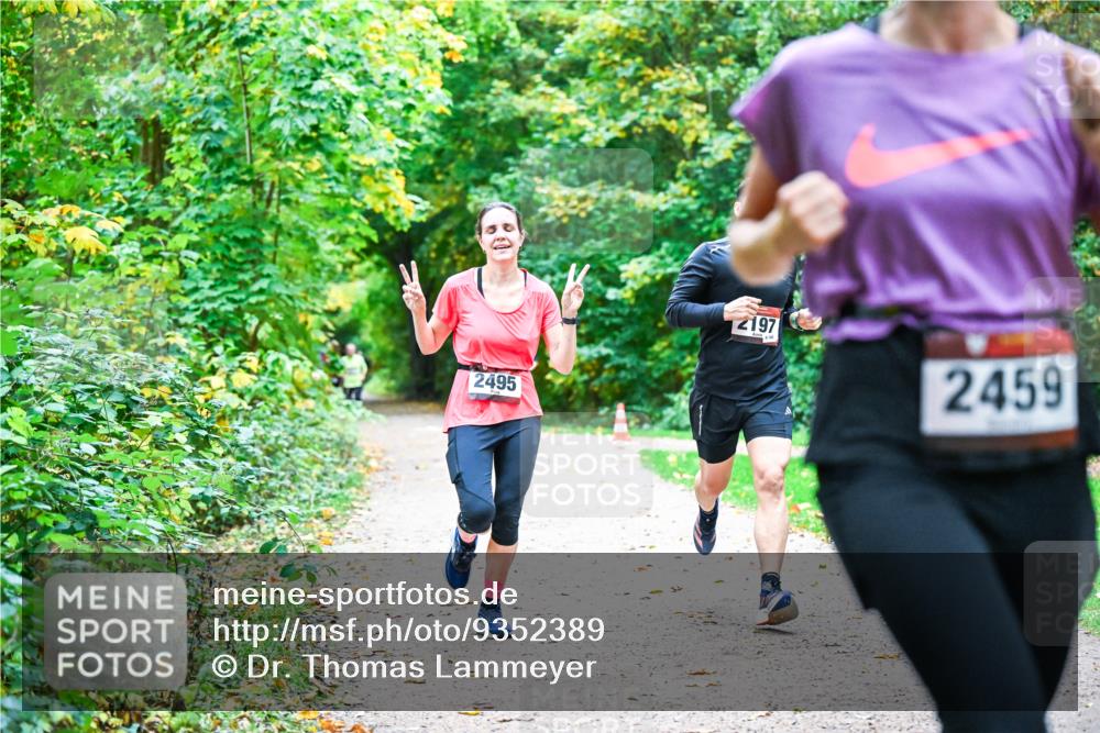 12.10.2025 - Bramfelder Halbmarathon 2025 Dr. Thomas Lammeyer http://msf.ph/oto/9352389 12.10.2025 10:43:30 Laufen 2495, 2197, 14, 2459 meine-sportfotos.de