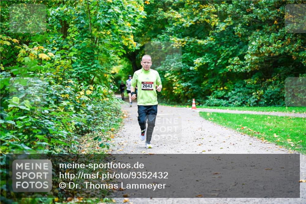 12.10.2025 - Bramfelder Halbmarathon 2025 Dr. Thomas Lammeyer http://msf.ph/oto/9352432 12.10.2025 10:43:40 Laufen 2643 meine-sportfotos.de