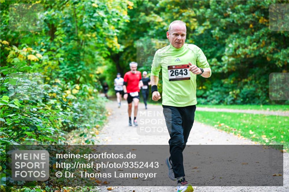 12.10.2025 - Bramfelder Halbmarathon 2025 Dr. Thomas Lammeyer http://msf.ph/oto/9352443 12.10.2025 10:43:42 Laufen 34, 2643 meine-sportfotos.de