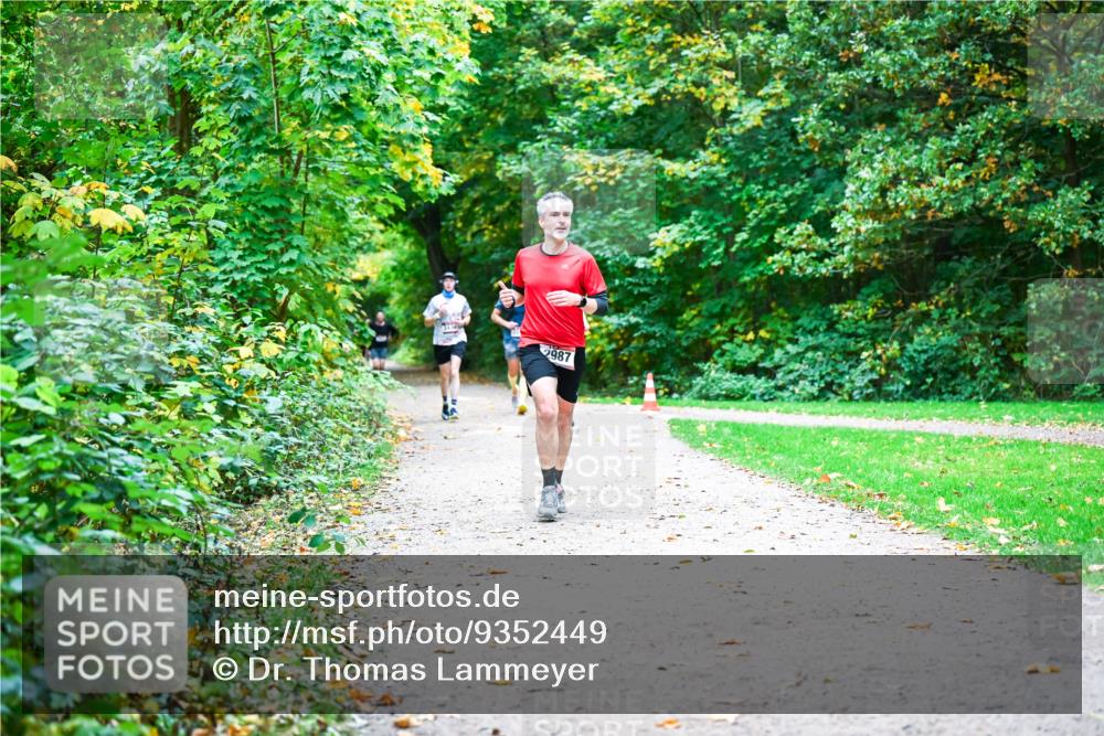 12.10.2025 - Bramfelder Halbmarathon 2025 Dr. Thomas Lammeyer http://msf.ph/oto/9352449 12.10.2025 10:43:43 Laufen 2987 meine-sportfotos.de