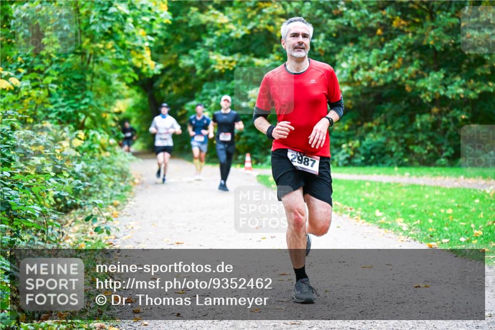 12.10.2025 - Bramfelder Halbmarathon 2025 Dr. Thomas Lammeyer http://msf.ph/oto/9352462 12.10.2025 10:43:44 Laufen 2987 meine-sportfotos.de