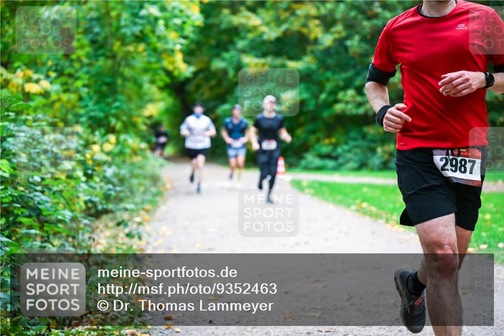 12.10.2025 - Bramfelder Halbmarathon 2025 Dr. Thomas Lammeyer http://msf.ph/oto/9352463 12.10.2025 10:43:45 Laufen 2987 meine-sportfotos.de