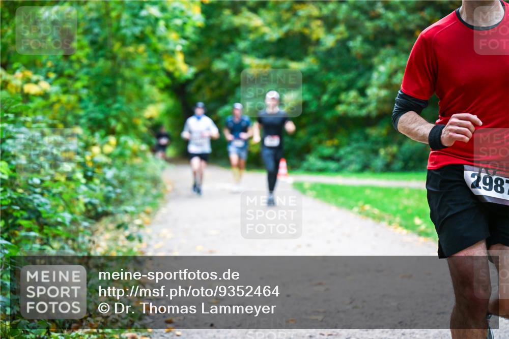12.10.2025 - Bramfelder Halbmarathon 2025 Dr. Thomas Lammeyer http://msf.ph/oto/9352464 12.10.2025 10:43:45 Laufen 2987 meine-sportfotos.de