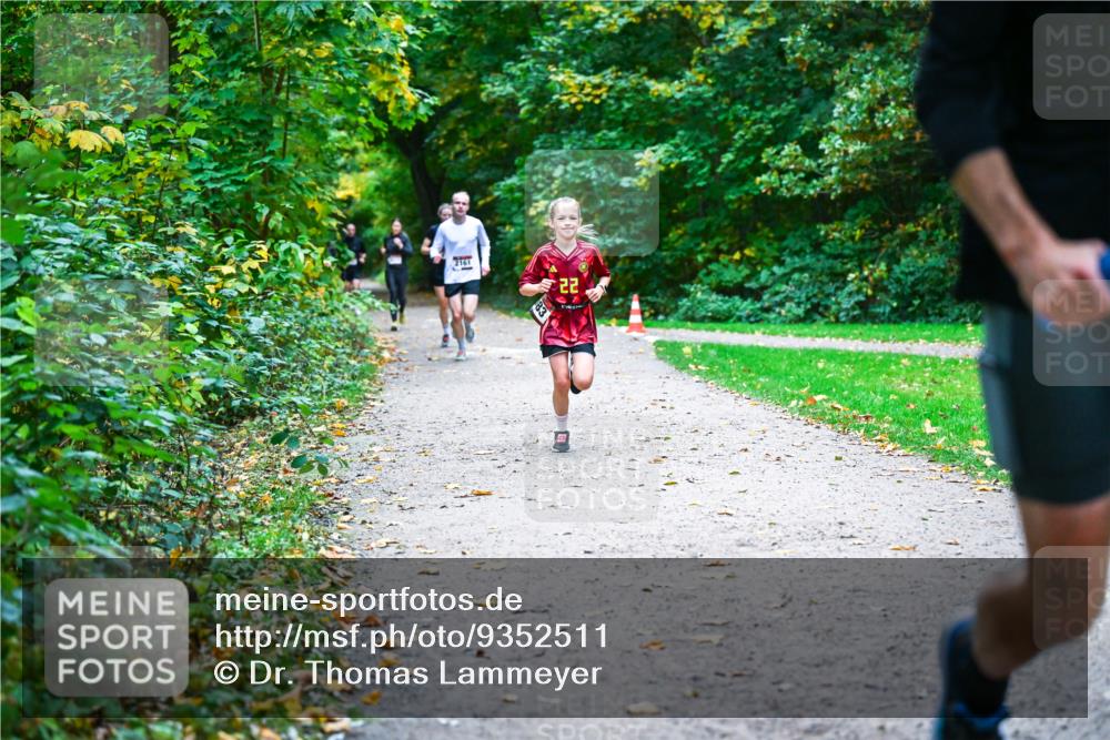 12.10.2025 - Bramfelder Halbmarathon 2025 Dr. Thomas Lammeyer http://msf.ph/oto/9352511 12.10.2025 10:43:56 Laufen  meine-sportfotos.de