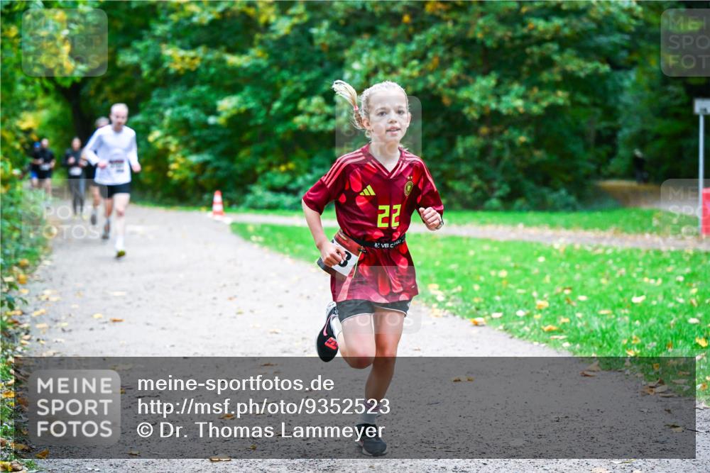 12.10.2025 - Bramfelder Halbmarathon 2025 Dr. Thomas Lammeyer http://msf.ph/oto/9352523 12.10.2025 10:43:58 Laufen 22 meine-sportfotos.de