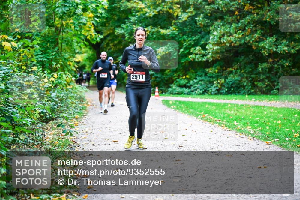 12.10.2025 - Bramfelder Halbmarathon 2025 Dr. Thomas Lammeyer http://msf.ph/oto/9352555 12.10.2025 10:44:05 Laufen 2692, 2511 meine-sportfotos.de