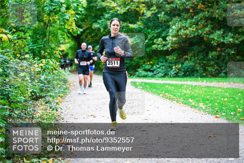 12.10.2025 - Bramfelder Halbmarathon 2025 Dr. Thomas Lammeyer http://msf.ph/oto/9352557 12.10.2025 10:44:05 Laufen 2511 meine-sportfotos.de