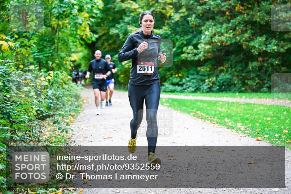 12.10.2025 - Bramfelder Halbmarathon 2025 Dr. Thomas Lammeyer http://msf.ph/oto/9352559 12.10.2025 10:44:05 Laufen 2511 meine-sportfotos.de
