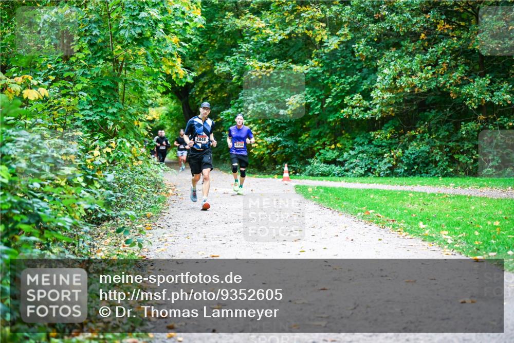 12.10.2025 - Bramfelder Halbmarathon 2025 Dr. Thomas Lammeyer http://msf.ph/oto/9352605 12.10.2025 10:44:15 Laufen 2948, 2258 meine-sportfotos.de