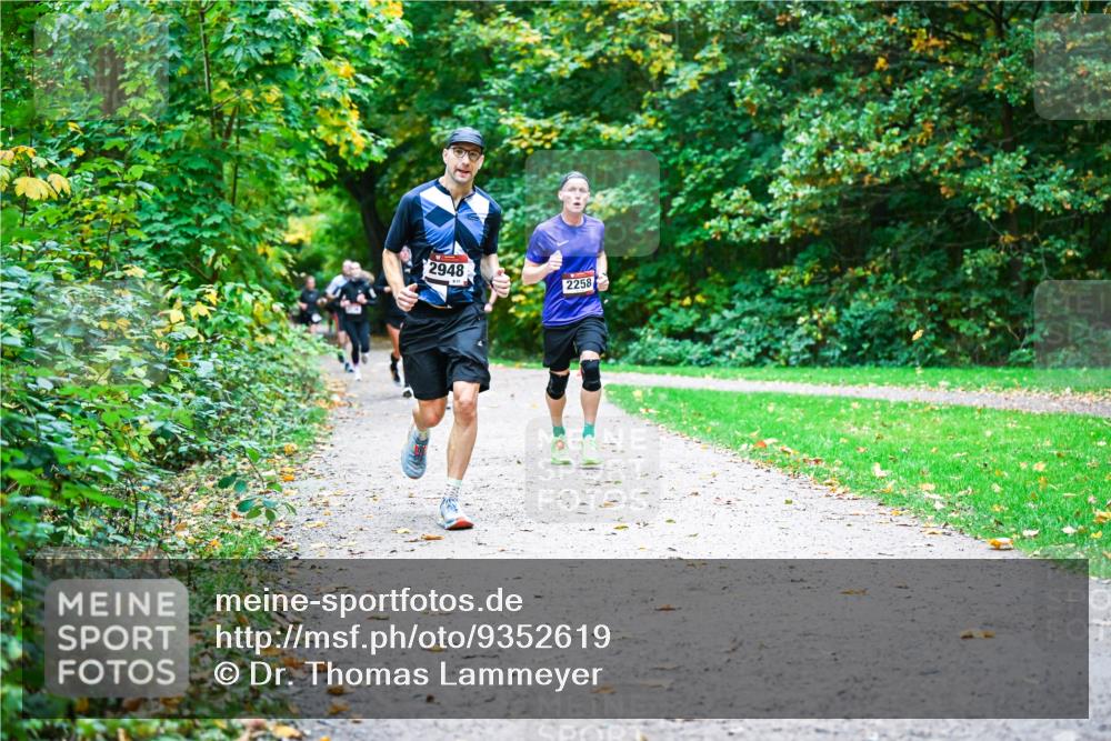 12.10.2025 - Bramfelder Halbmarathon 2025 Dr. Thomas Lammeyer http://msf.ph/oto/9352619 12.10.2025 10:44:18 Laufen 2948, 2258 meine-sportfotos.de