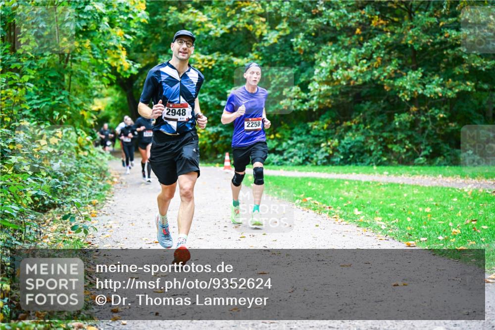 12.10.2025 - Bramfelder Halbmarathon 2025 Dr. Thomas Lammeyer http://msf.ph/oto/9352624 12.10.2025 10:44:18 Laufen 2948, 8, 51, 2258 meine-sportfotos.de