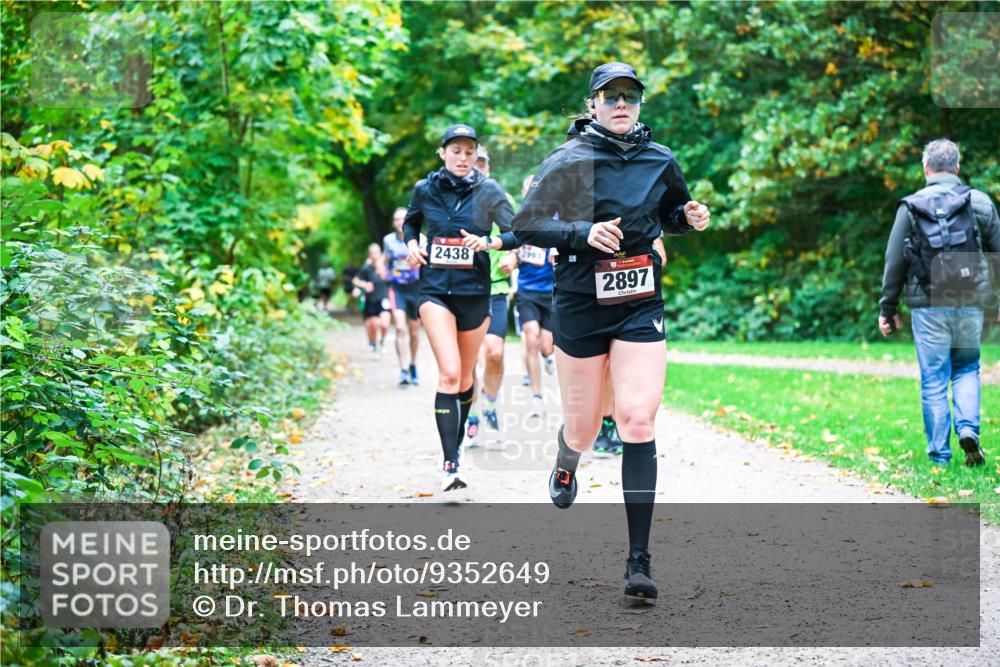 12.10.2025 - Bramfelder Halbmarathon 2025 Dr. Thomas Lammeyer http://msf.ph/oto/9352649 12.10.2025 10:44:22 Laufen 2438, 2897 meine-sportfotos.de