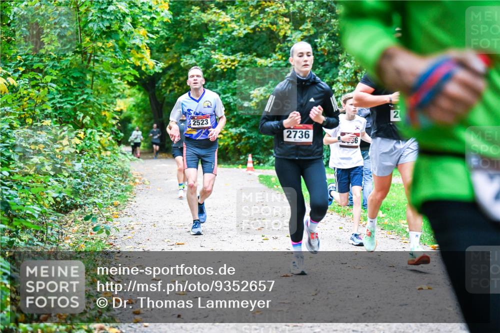 12.10.2025 - Bramfelder Halbmarathon 2025 Dr. Thomas Lammeyer http://msf.ph/oto/9352657 12.10.2025 10:44:25 Laufen 2523, 2736, 20 meine-sportfotos.de