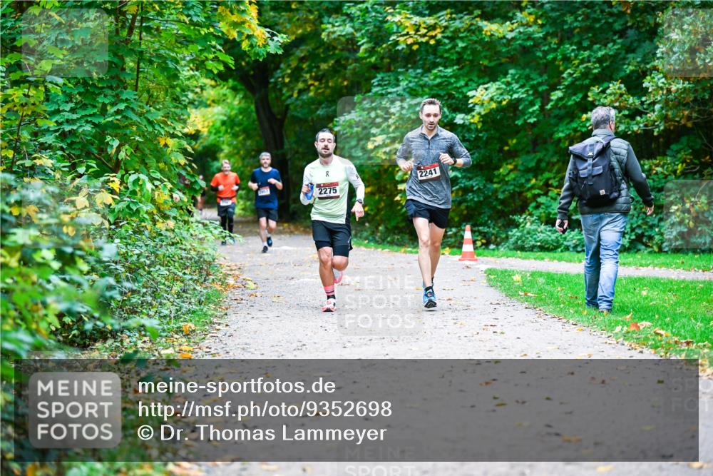 12.10.2025 - Bramfelder Halbmarathon 2025 Dr. Thomas Lammeyer http://msf.ph/oto/9352698 12.10.2025 10:44:33 Laufen 2241, 2275 meine-sportfotos.de