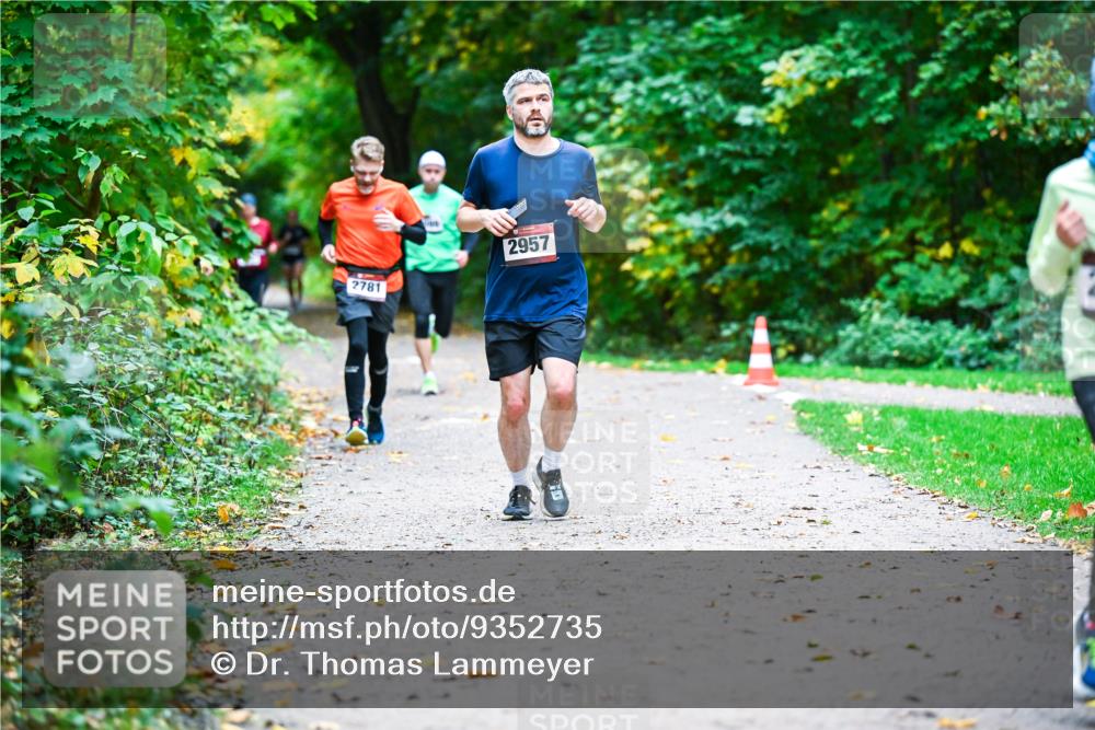 12.10.2025 - Bramfelder Halbmarathon 2025 Dr. Thomas Lammeyer http://msf.ph/oto/9352735 12.10.2025 10:44:40 Laufen 2781, 2957 meine-sportfotos.de