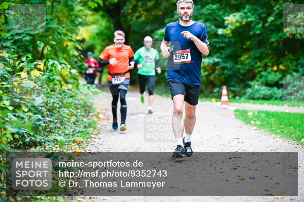 12.10.2025 - Bramfelder Halbmarathon 2025 Dr. Thomas Lammeyer http://msf.ph/oto/9352743 12.10.2025 10:44:41 Laufen 2781, 2957 meine-sportfotos.de