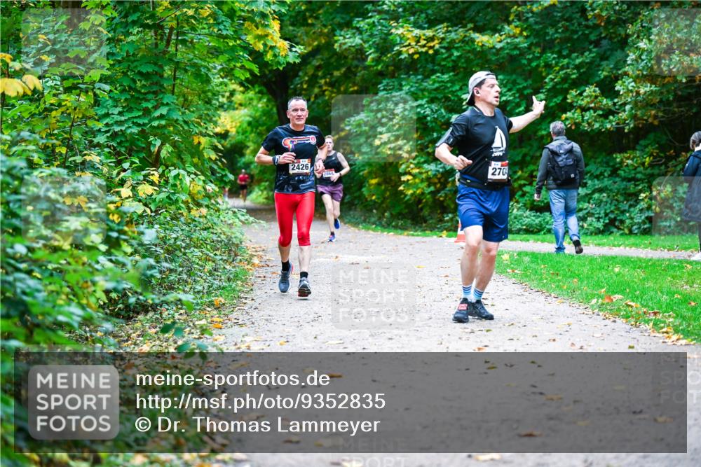 12.10.2025 - Bramfelder Halbmarathon 2025 Dr. Thomas Lammeyer http://msf.ph/oto/9352835 12.10.2025 10:45:01 Laufen 2426, 2014, 270 meine-sportfotos.de