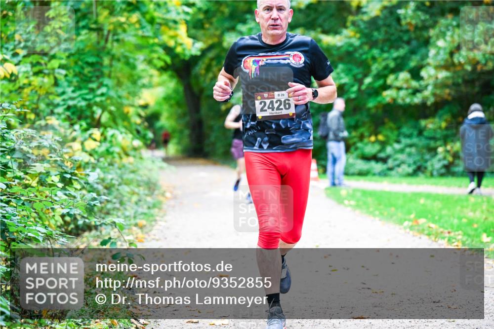 12.10.2025 - Bramfelder Halbmarathon 2025 Dr. Thomas Lammeyer http://msf.ph/oto/9352855 12.10.2025 10:45:04 Laufen 29, 2426 meine-sportfotos.de