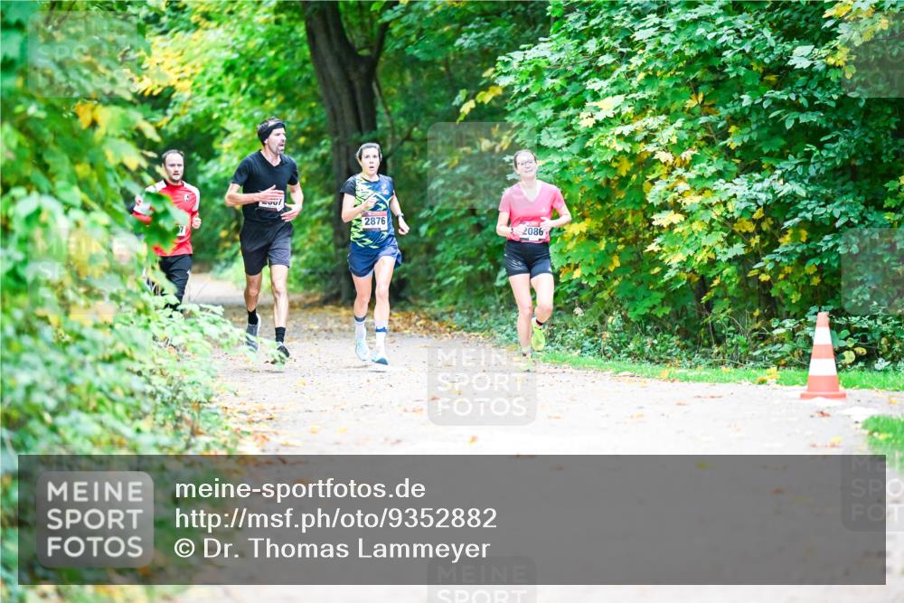 12.10.2025 - Bramfelder Halbmarathon 2025 Dr. Thomas Lammeyer http://msf.ph/oto/9352882 12.10.2025 10:45:13 Laufen 2876, 2086 meine-sportfotos.de