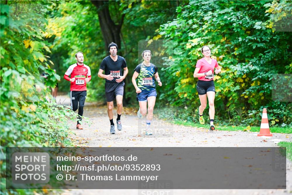 12.10.2025 - Bramfelder Halbmarathon 2025 Dr. Thomas Lammeyer http://msf.ph/oto/9352893 12.10.2025 10:45:14 Laufen 2087, 2876 meine-sportfotos.de