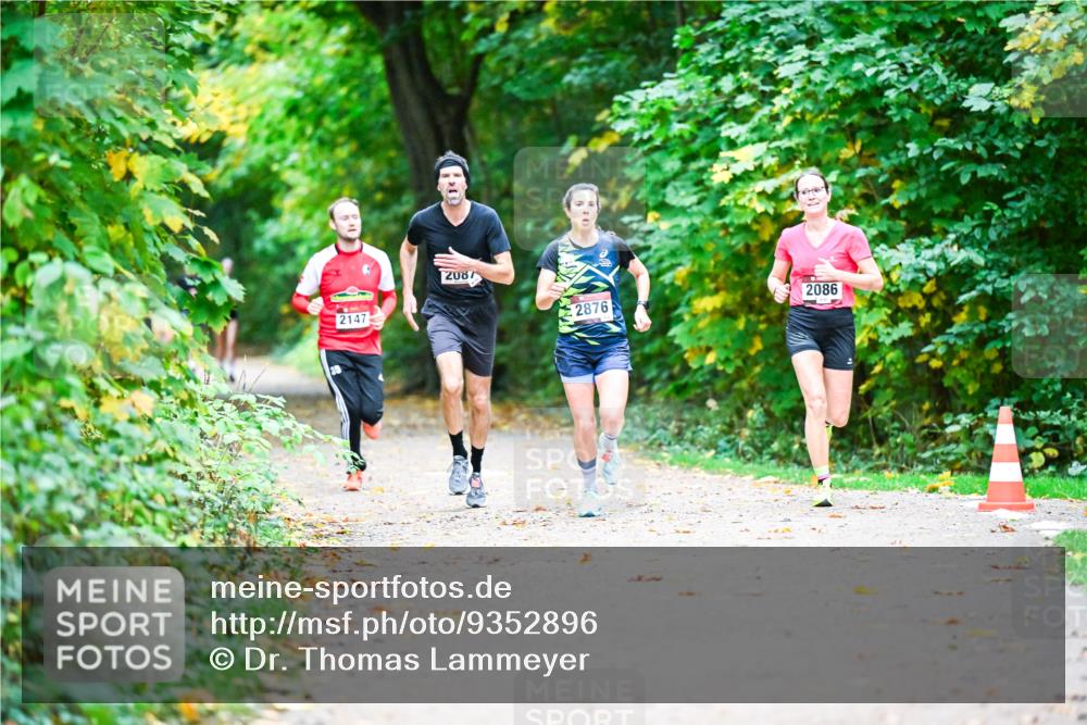 12.10.2025 - Bramfelder Halbmarathon 2025 Dr. Thomas Lammeyer http://msf.ph/oto/9352896 12.10.2025 10:45:15 Laufen 2147, 2087, 2086, 2876 meine-sportfotos.de