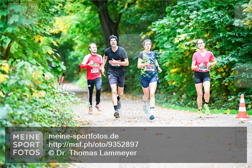 12.10.2025 - Bramfelder Halbmarathon 2025 Dr. Thomas Lammeyer http://msf.ph/oto/9352897 12.10.2025 10:45:15 Laufen 35, 2147, 2876, 2086 meine-sportfotos.de