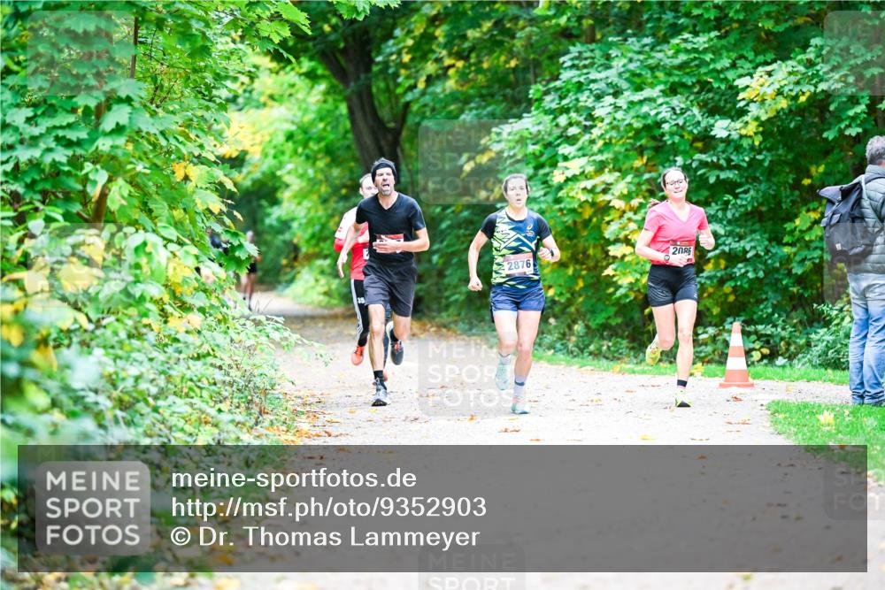 12.10.2025 - Bramfelder Halbmarathon 2025 Dr. Thomas Lammeyer http://msf.ph/oto/9352903 12.10.2025 10:45:16 Laufen  meine-sportfotos.de