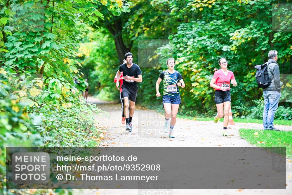 12.10.2025 - Bramfelder Halbmarathon 2025 Dr. Thomas Lammeyer http://msf.ph/oto/9352908 12.10.2025 10:45:16 Laufen 2876, 2086 meine-sportfotos.de