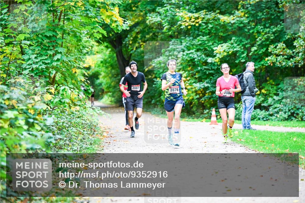 12.10.2025 - Bramfelder Halbmarathon 2025 Dr. Thomas Lammeyer http://msf.ph/oto/9352916 12.10.2025 10:45:17 Laufen 2087 meine-sportfotos.de