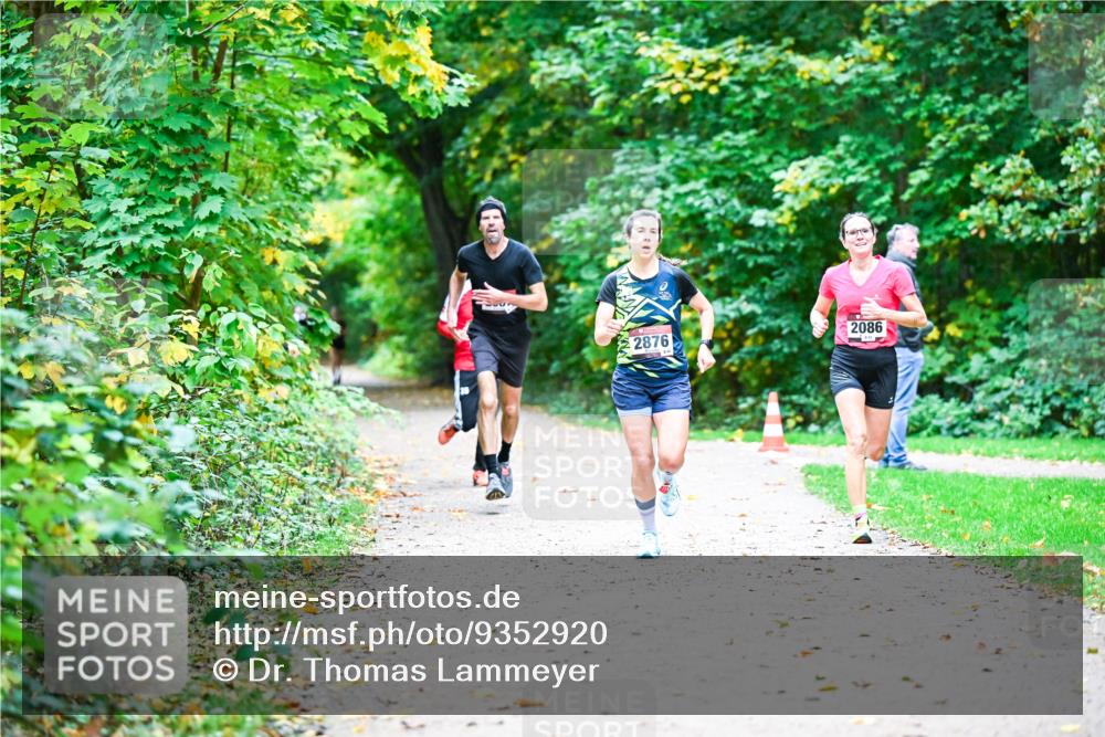 12.10.2025 - Bramfelder Halbmarathon 2025 Dr. Thomas Lammeyer http://msf.ph/oto/9352920 12.10.2025 10:45:18 Laufen 2876, 2086 meine-sportfotos.de