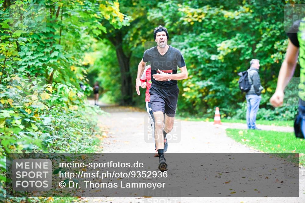 12.10.2025 - Bramfelder Halbmarathon 2025 Dr. Thomas Lammeyer http://msf.ph/oto/9352936 12.10.2025 10:45:20 Laufen 0 meine-sportfotos.de
