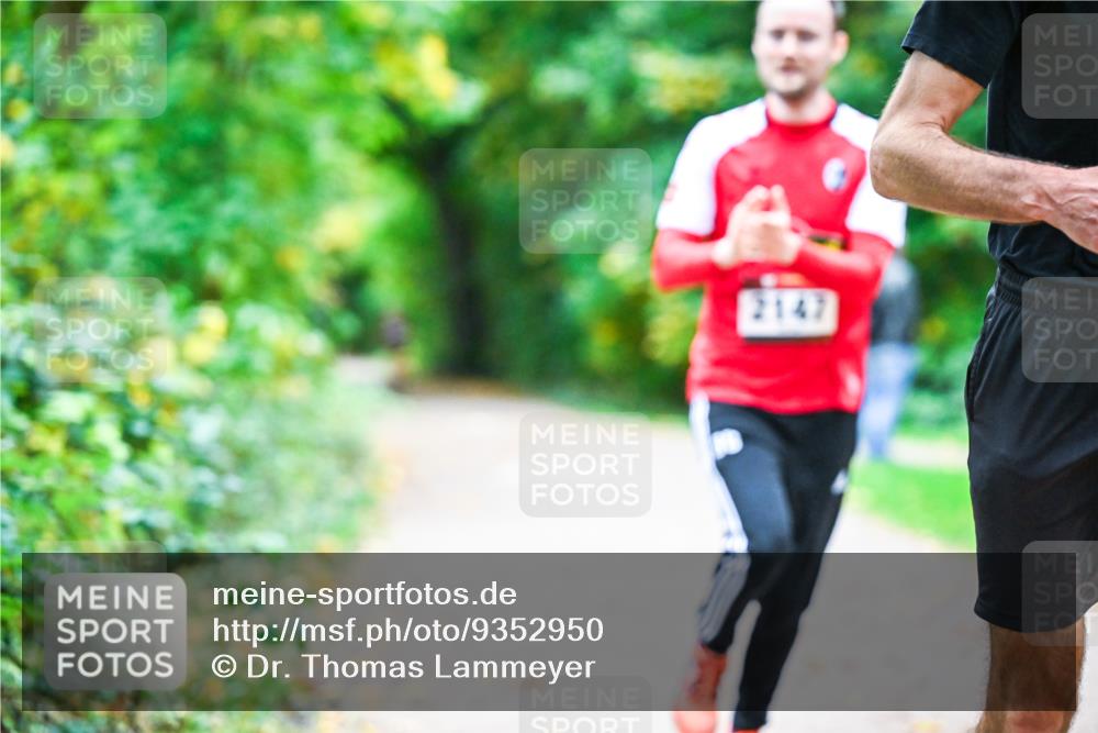 12.10.2025 - Bramfelder Halbmarathon 2025 Dr. Thomas Lammeyer http://msf.ph/oto/9352950 12.10.2025 10:45:23 Laufen 2147 meine-sportfotos.de