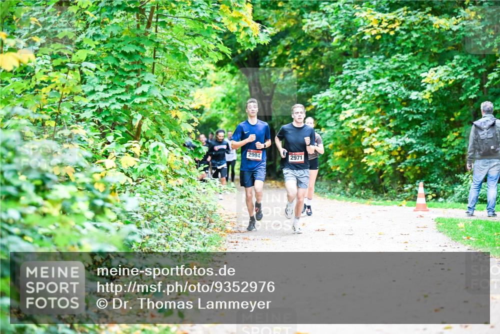 12.10.2025 - Bramfelder Halbmarathon 2025 Dr. Thomas Lammeyer http://msf.ph/oto/9352976 12.10.2025 10:45:31 Laufen 2994, 2971 meine-sportfotos.de