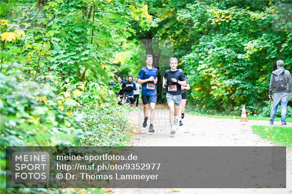 12.10.2025 - Bramfelder Halbmarathon 2025 Dr. Thomas Lammeyer http://msf.ph/oto/9352977 12.10.2025 10:45:31 Laufen 2994, 2971 meine-sportfotos.de